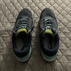 Salomon Women’s Hiking Shoes. Blue/Green. Size 9.